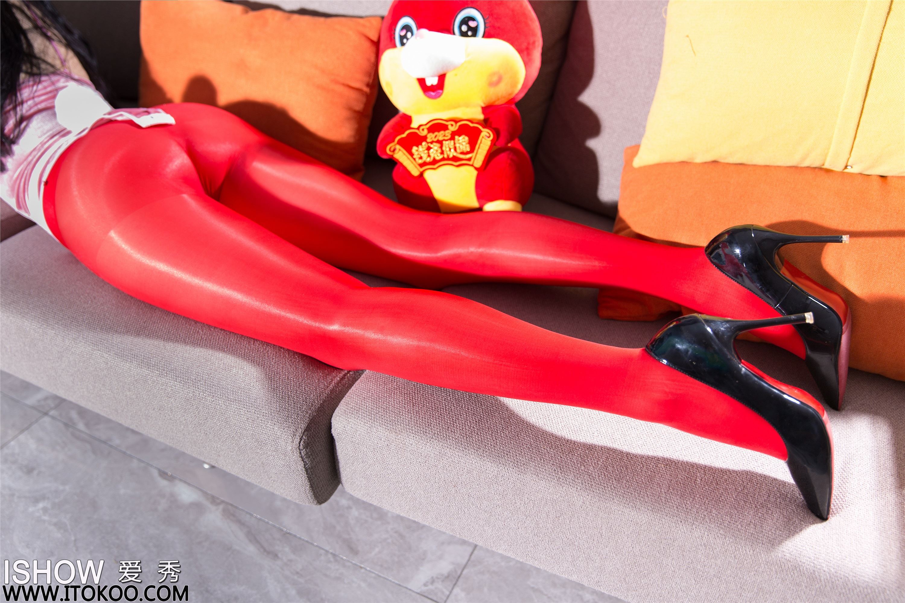 ISHOW爱秀 2023.01.21 NO.349 艾雨彤